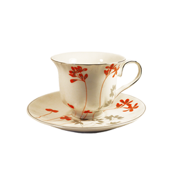 Filiżanka ze spodkiem - czerwona